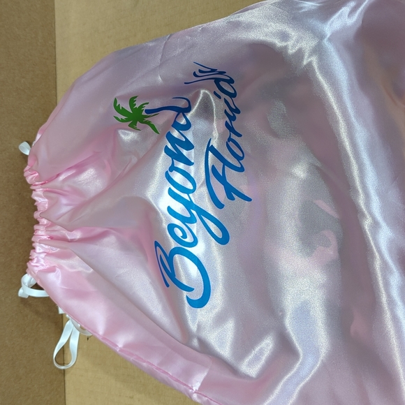 Grey Camo Neoprene Crossbody Purse Brand New - Picture 15 of 15